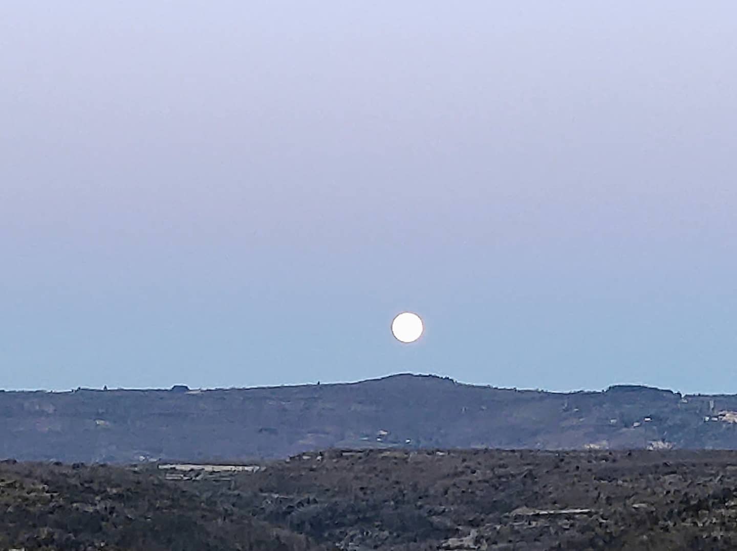 Lune en Ardèche