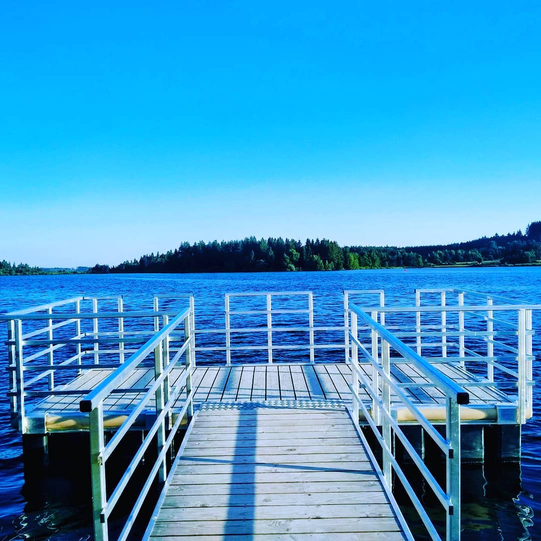 Flotter sur le lac de Devesset