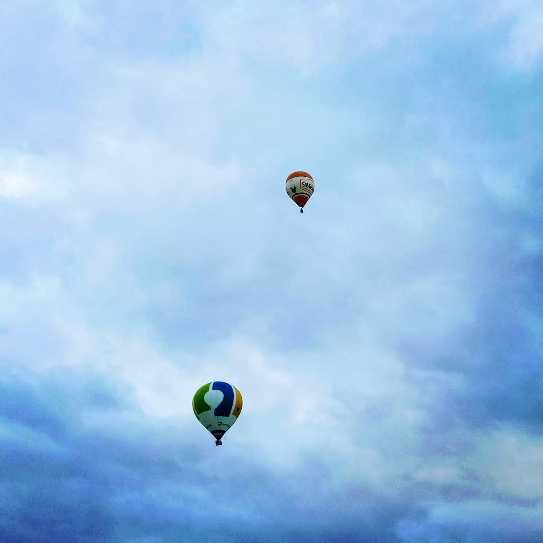 Montgolfières orageuses