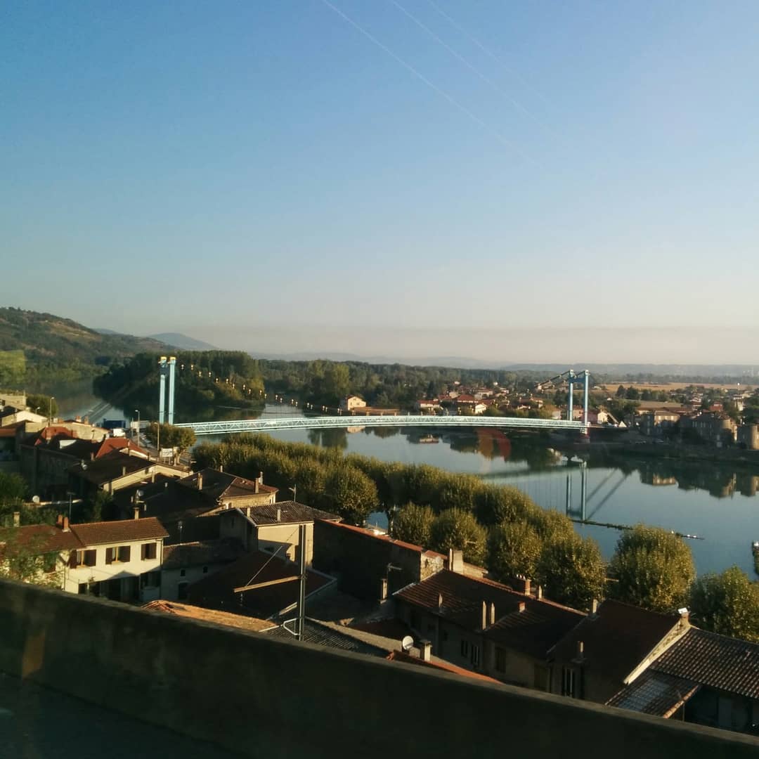 Le pont bleu sur le Rhône