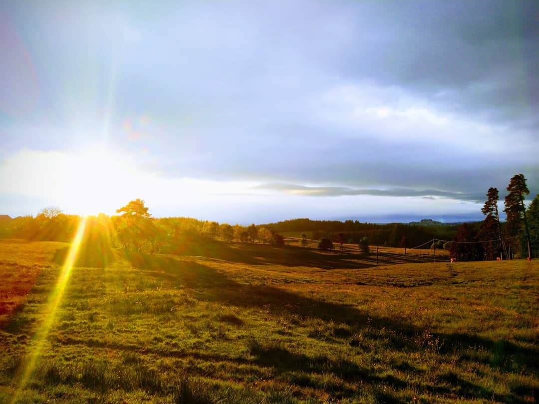 Ciel de pluie au soleil couchant