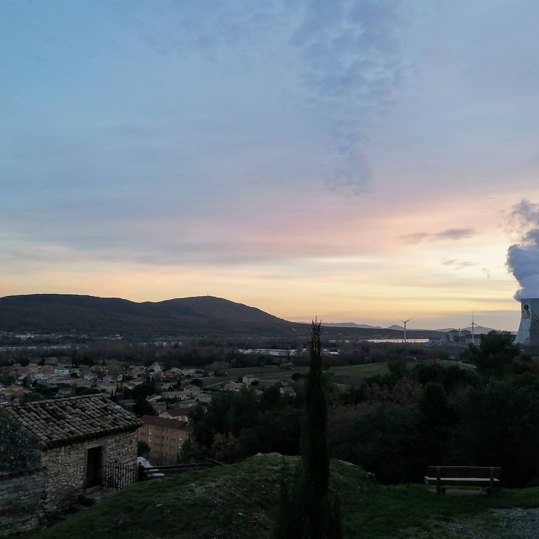 Vue sur la vallée du Rhône depuis le château de Cruas