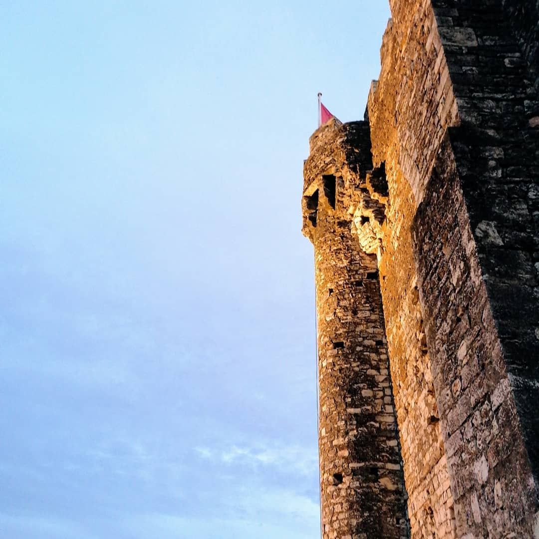 Sur les pans du château de Cruas